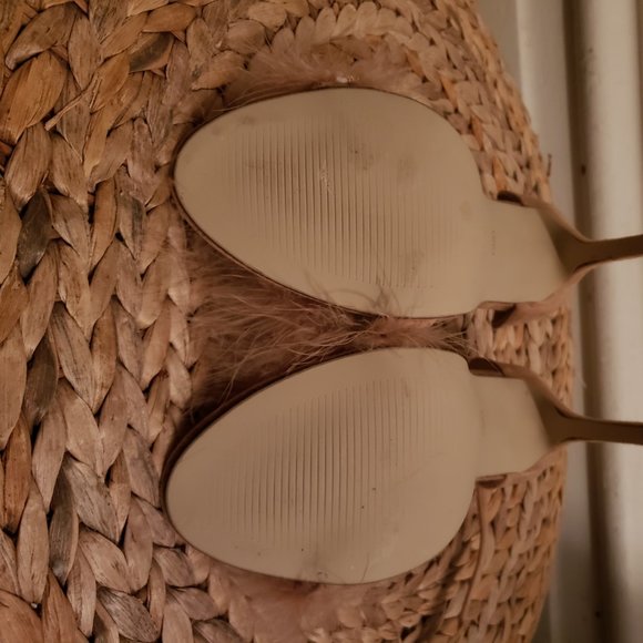 Fluffy heels - Picture 3 of 4